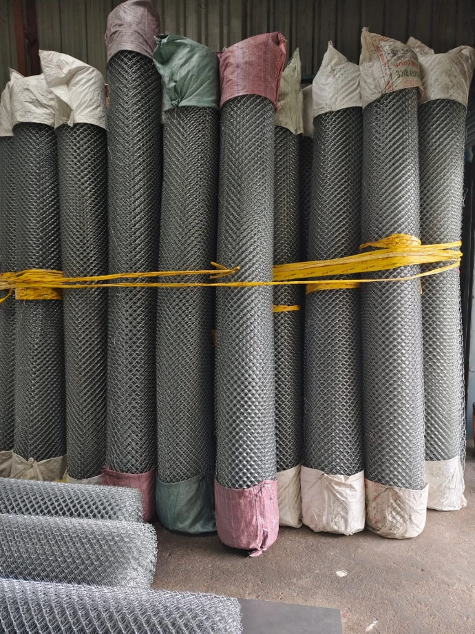 Poultry farm wire netting roll